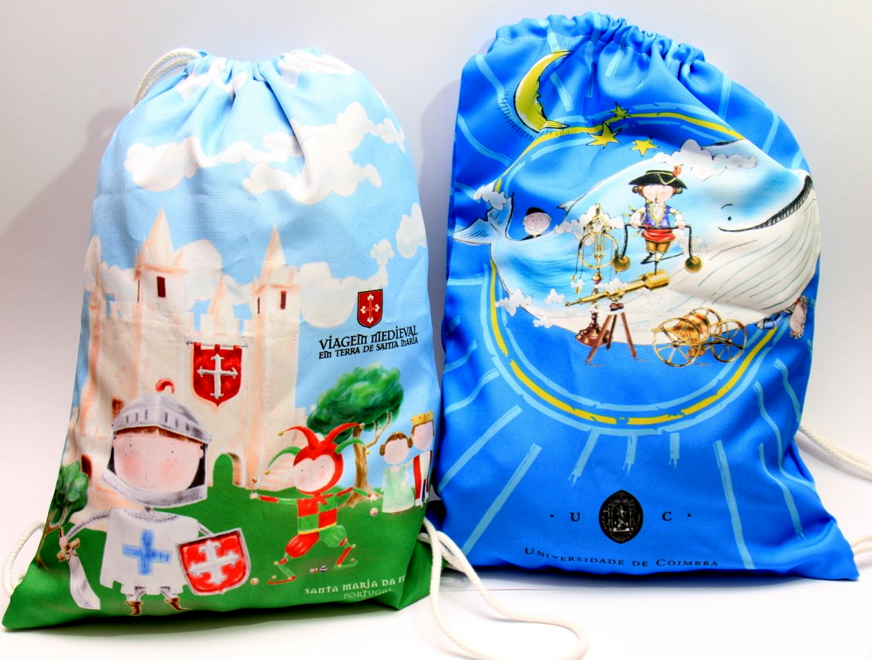 mochila com alsas em cordão