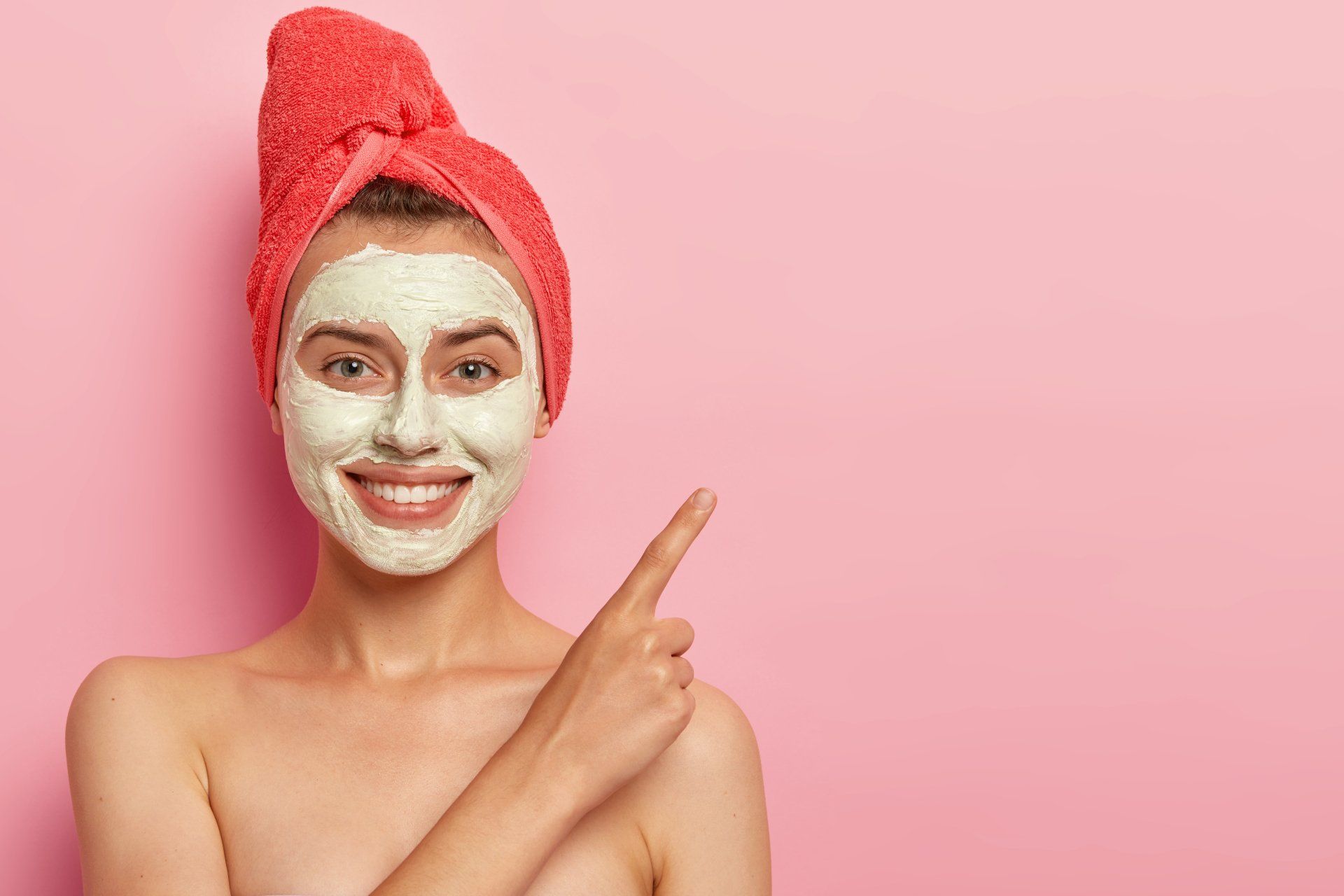 Applicazione di prodotti per la cura del viso