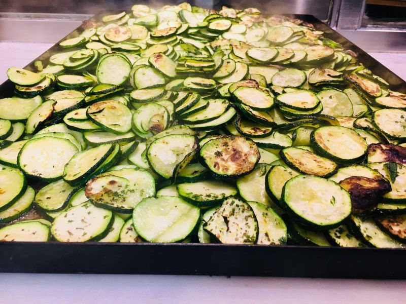 Zucchine tagliate a rondelle