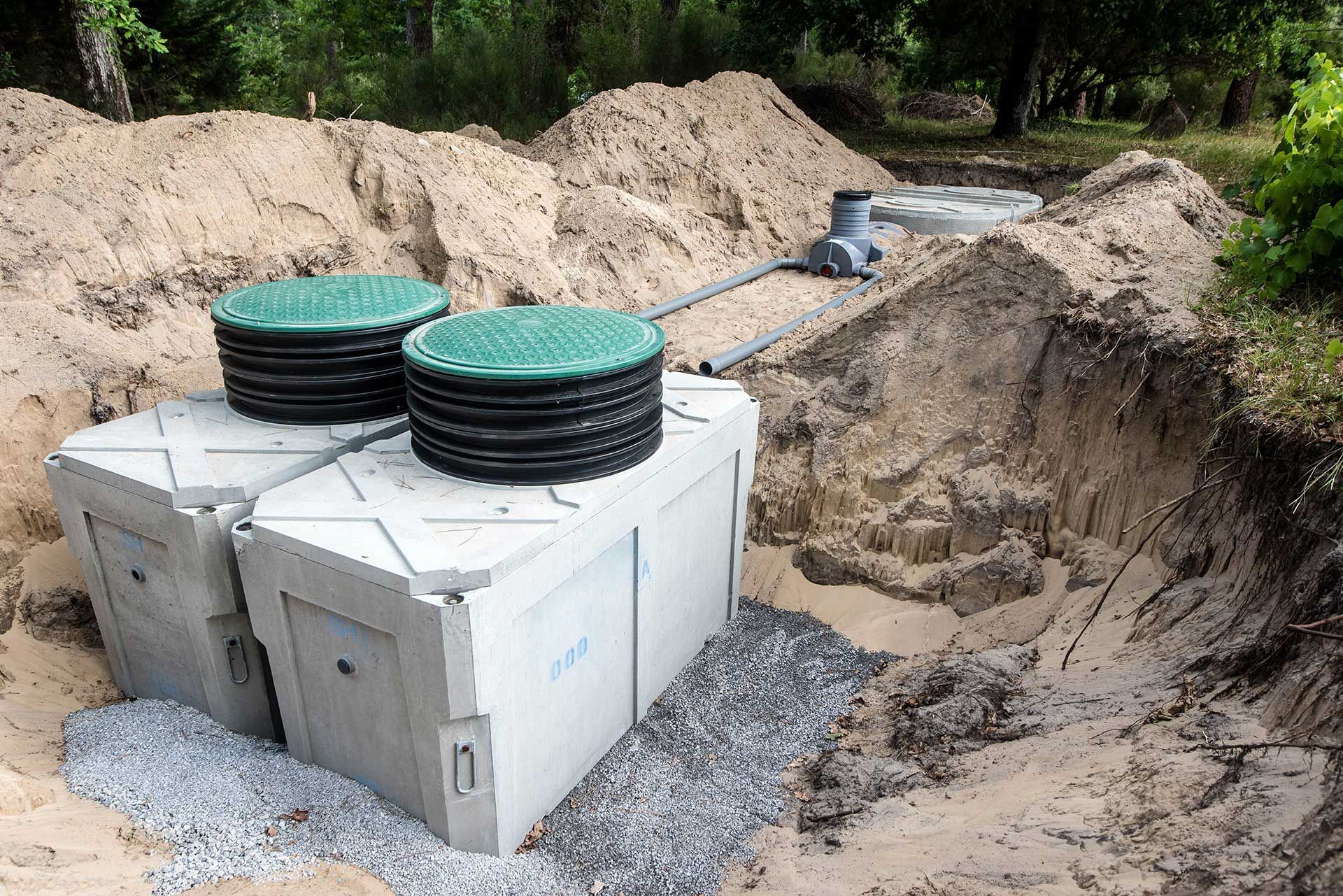 installation of a micro sewage treatment plant in a private home 
