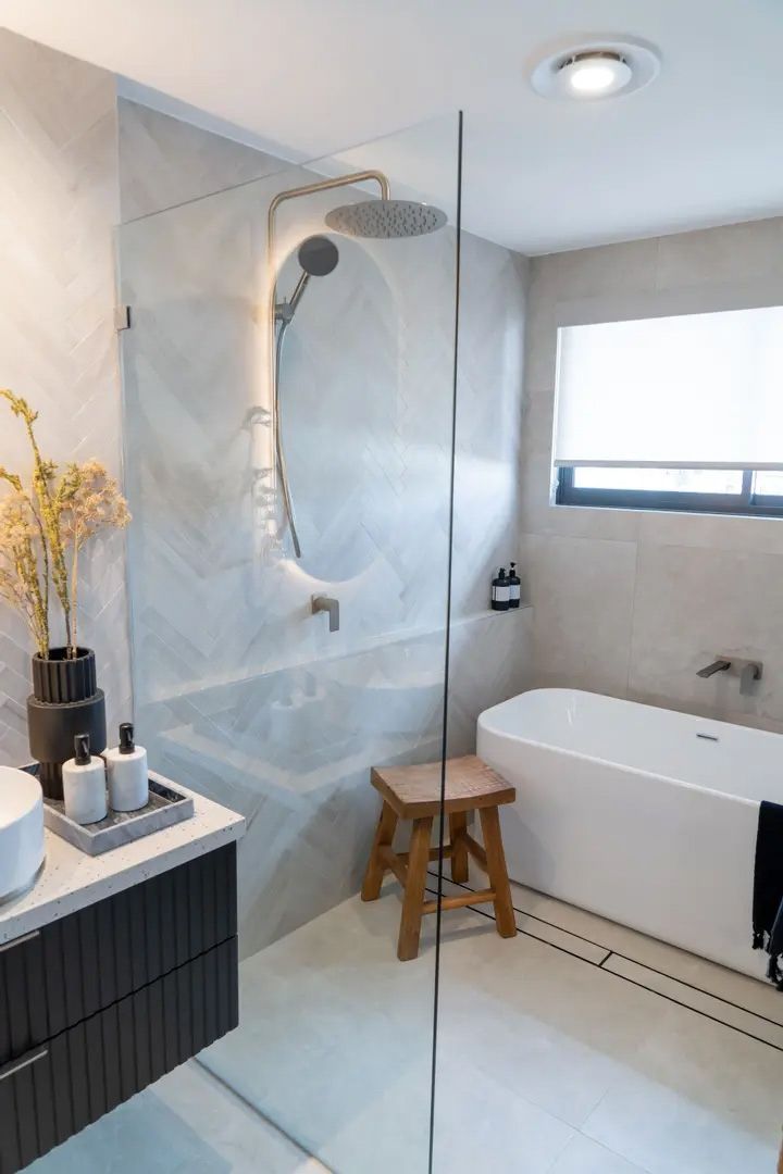 Shower screens