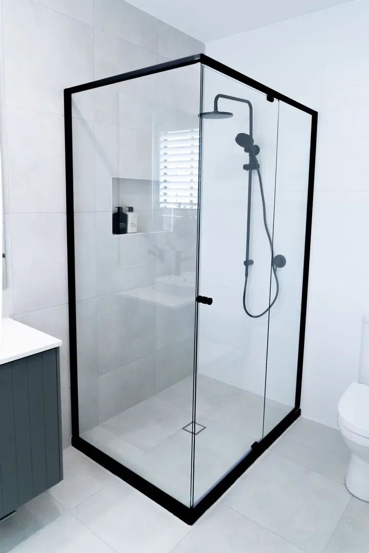 Shower screens