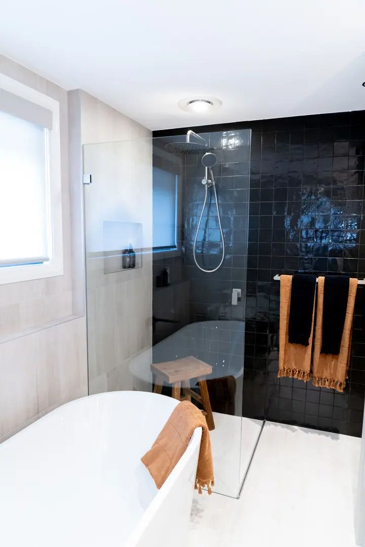 Shower screens