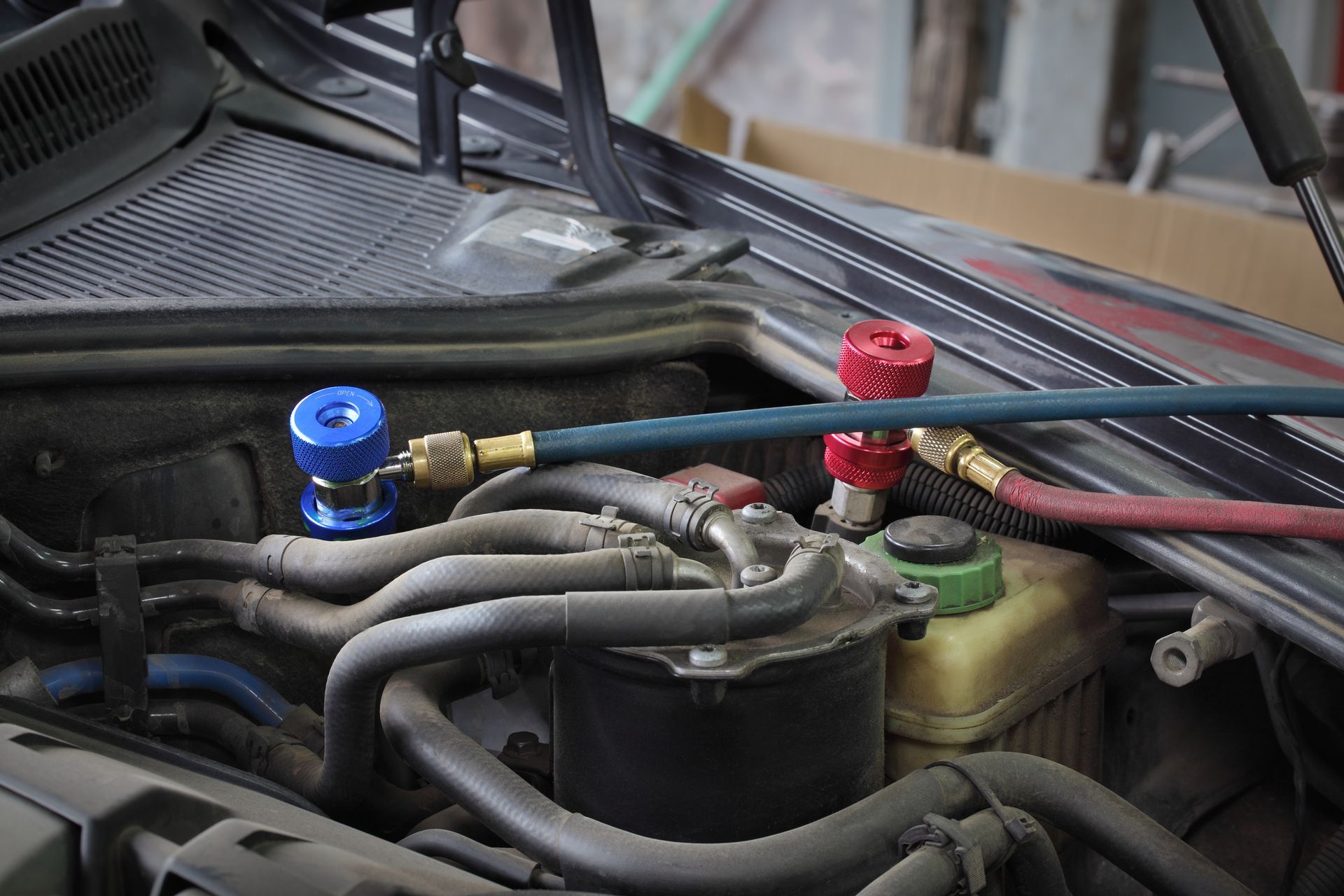 Auto AC recharge services in St. Paul
