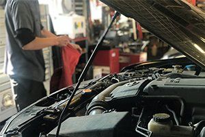 Auto Shop — Mechanic Working in West Allis, WI