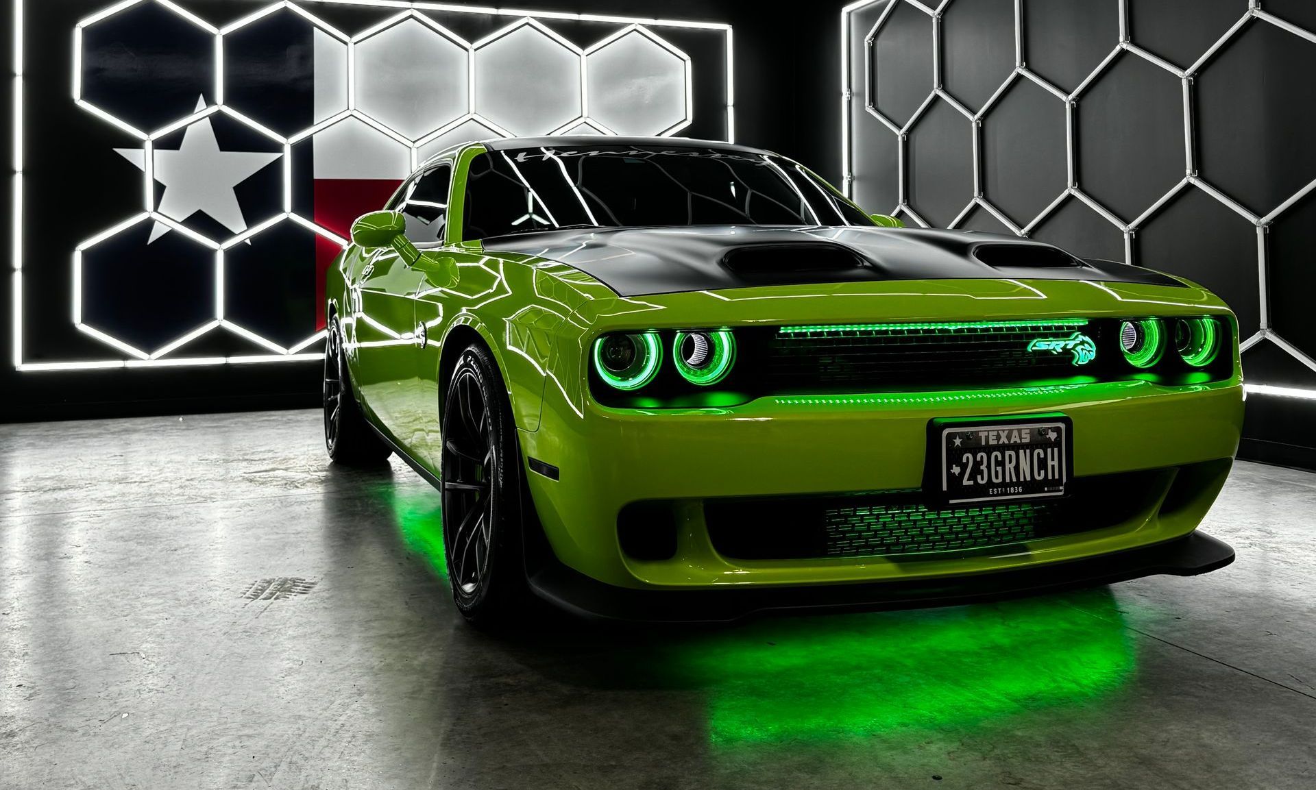 Dodge-Challenger-Jailbreak