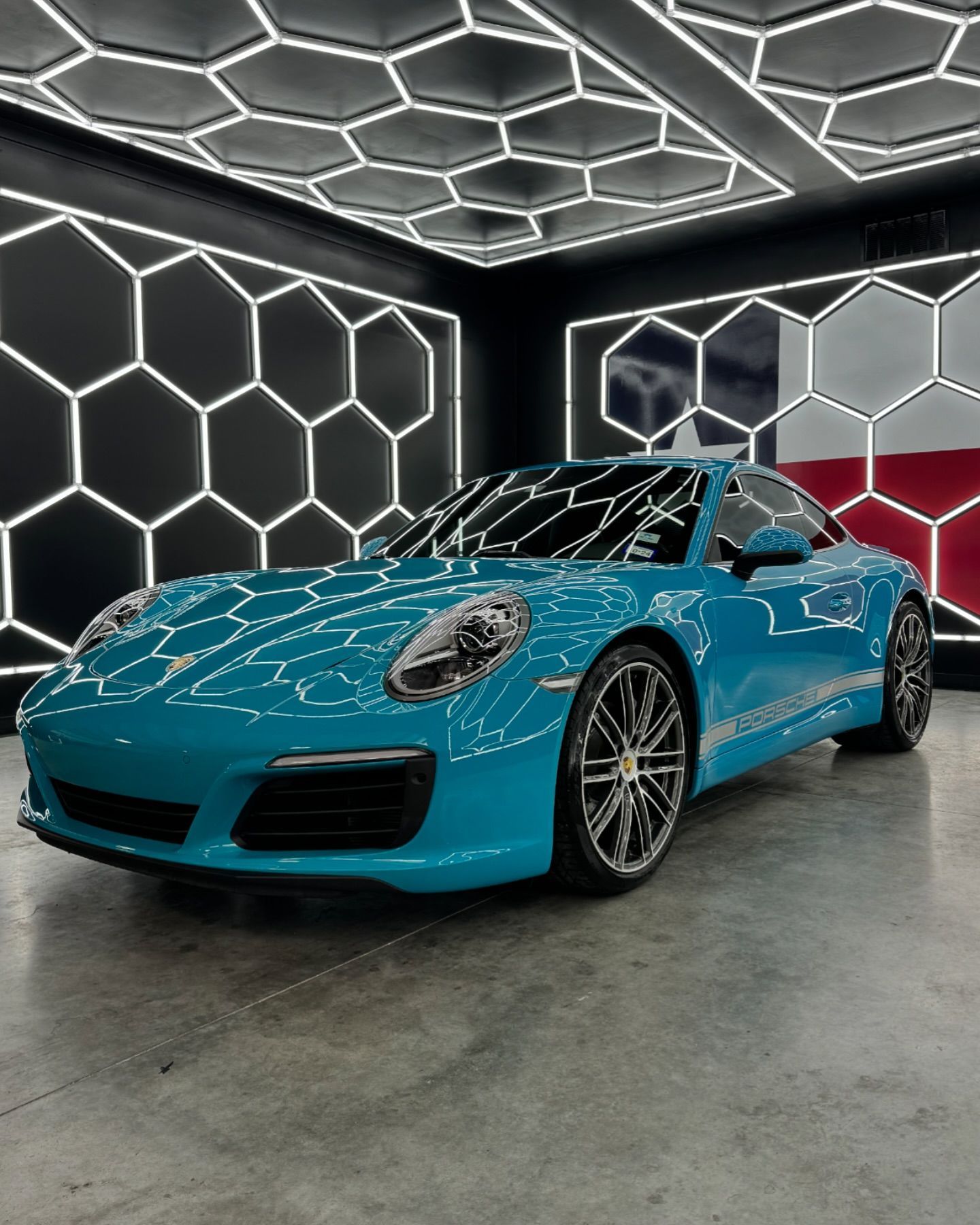 2017 PORSCHE 911