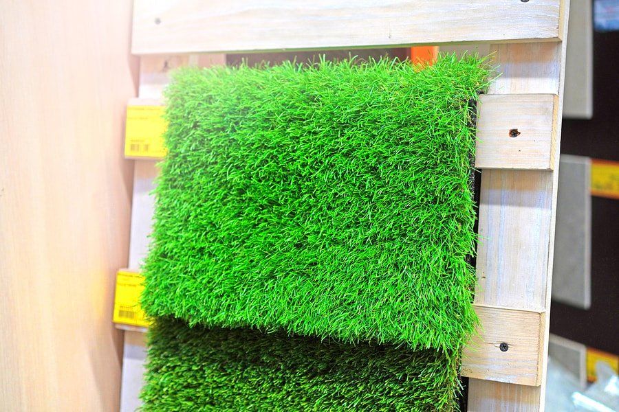 Artificial lawn on a display rack