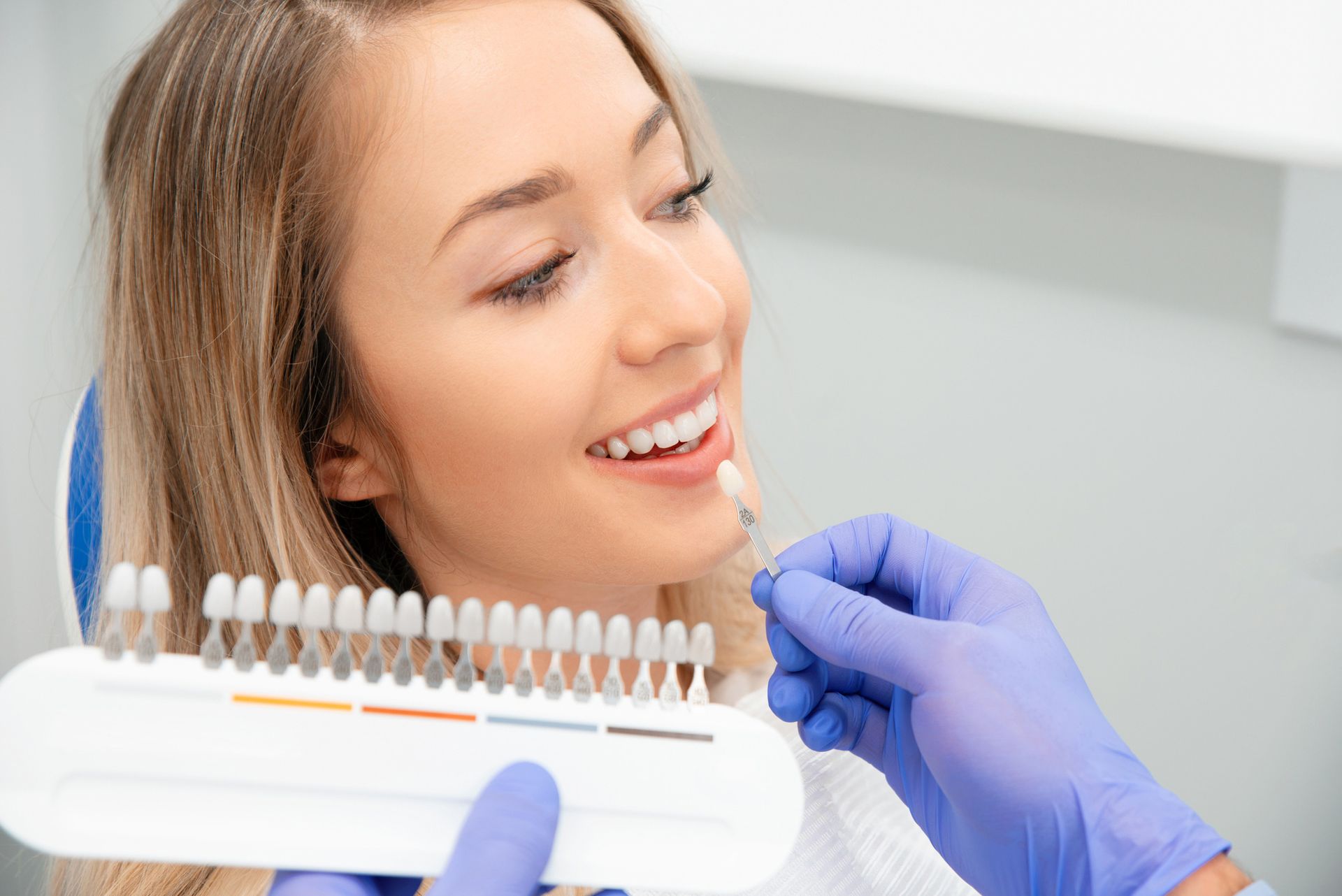 Choosing the Right Tooth Shade for Implants and Whitening Options Choosing the Right Tooth Shade for Implants and Whitening Options
