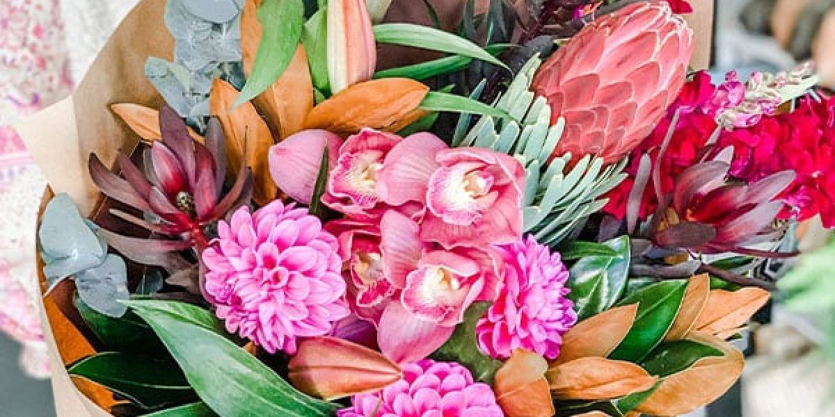 A Close Up of a Bouquet of Flowers in a Vase — Suncoast Flowers in Birtinya, QLD