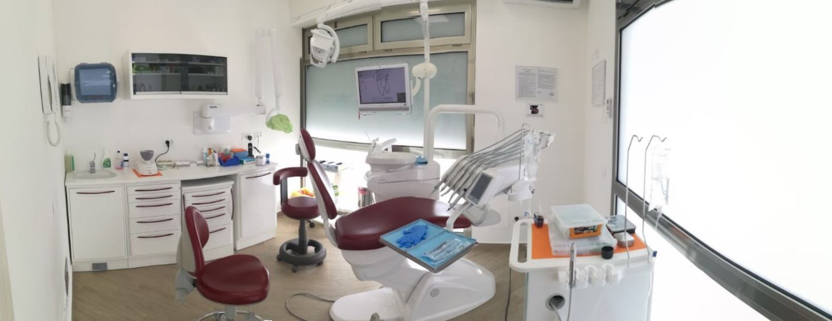 sala bordeaux dello studio dentistico greco