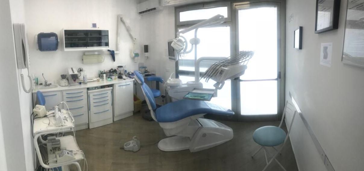 sala blu dello studio dentistico greco