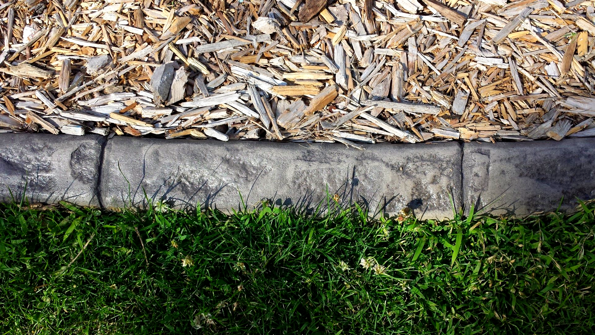 Rock mold curb 4 inch slate color