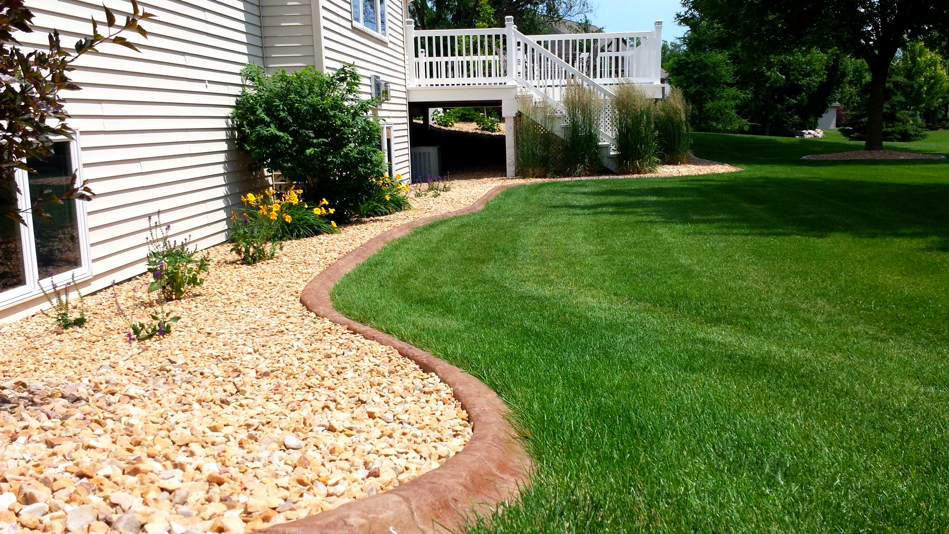 Rock mold mower color thyme curbing