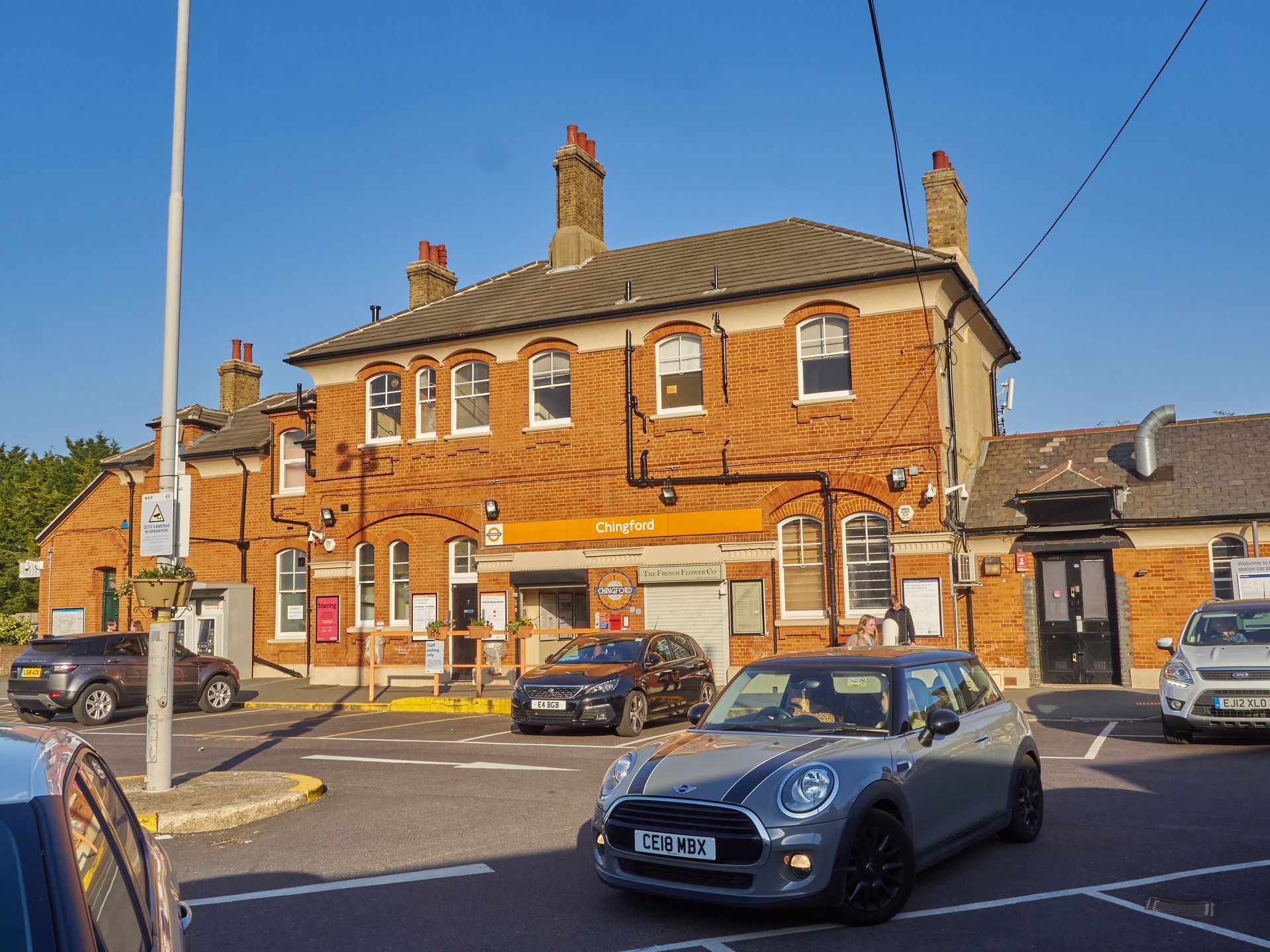 Professional office cleaning services in Chingford London commercial building