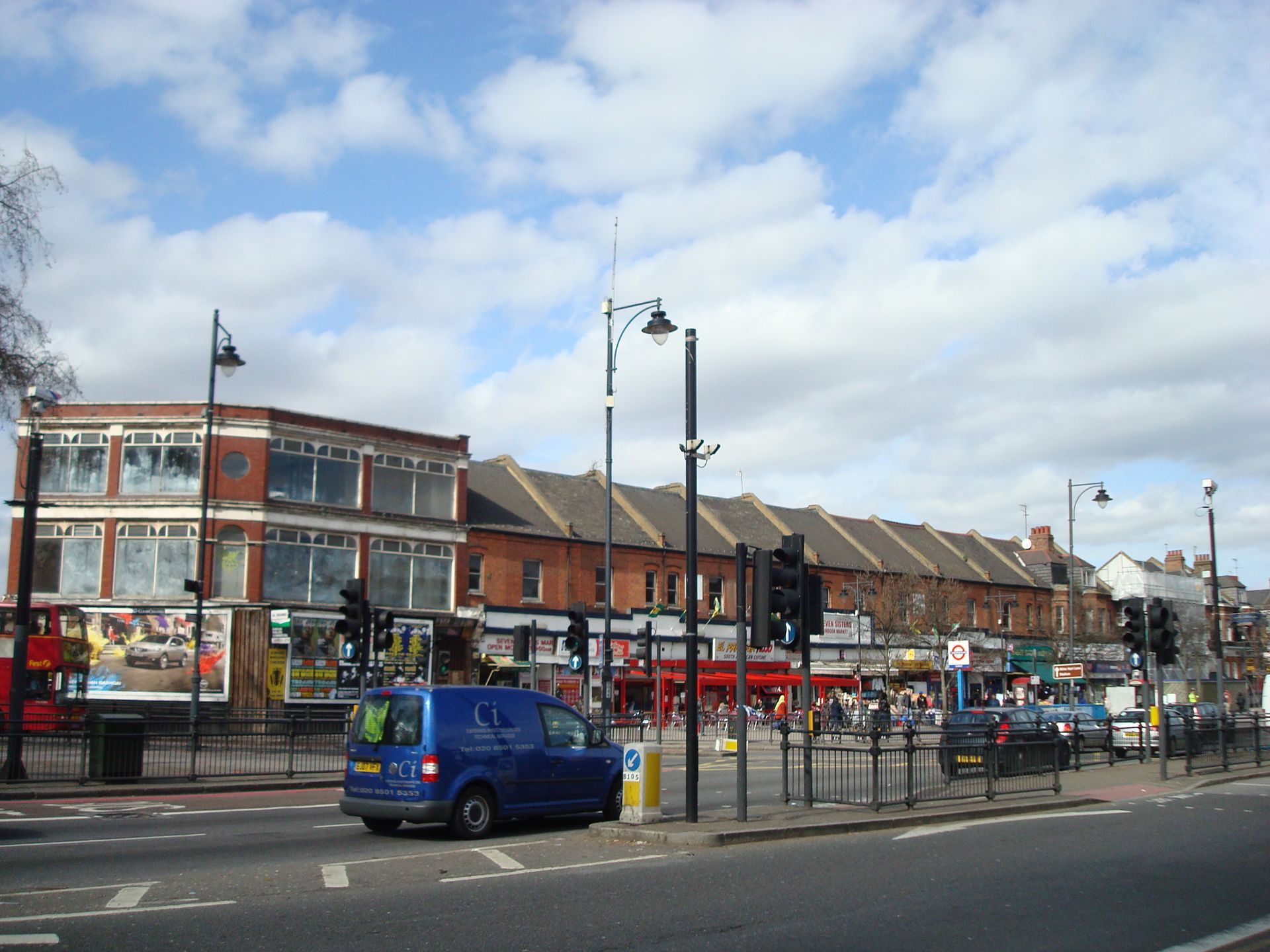 Professional office cleaning services in Tottenham London commercial building