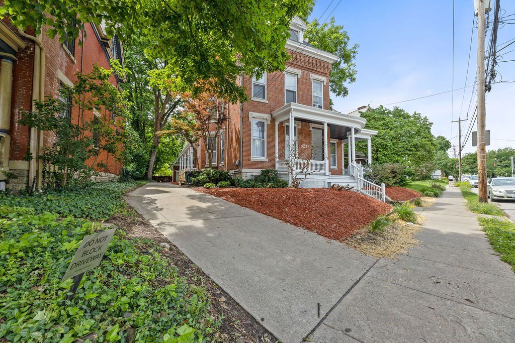 Hamilton Avenue Building Photo