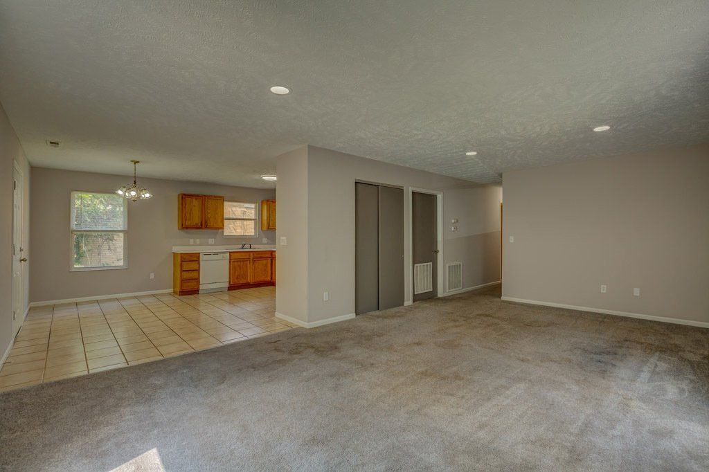 Kirby Avenue Living Room Photo