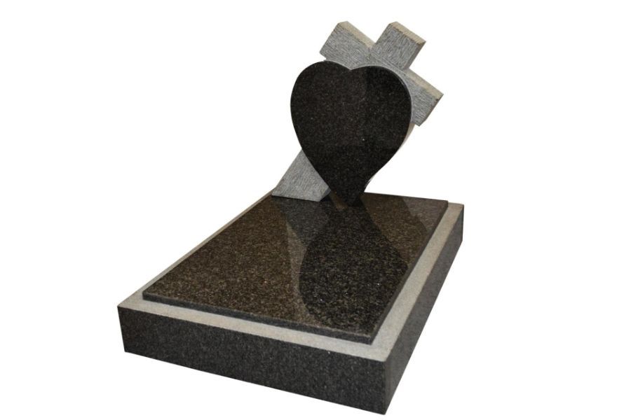 lapide con cuore e croce