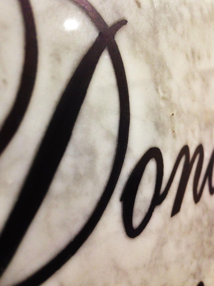 nomi per tombe in rilievo