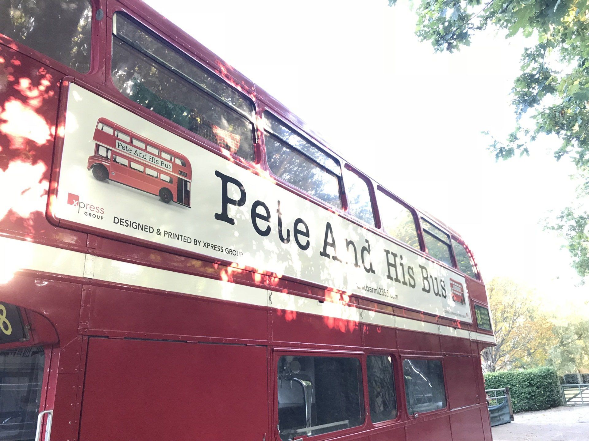 pete and his bus mobile bar 