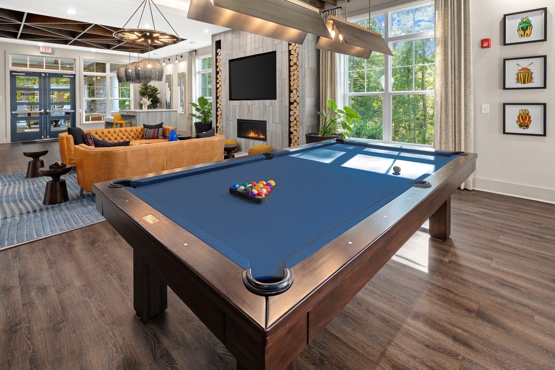 Pool table at Boulders Lakeside.