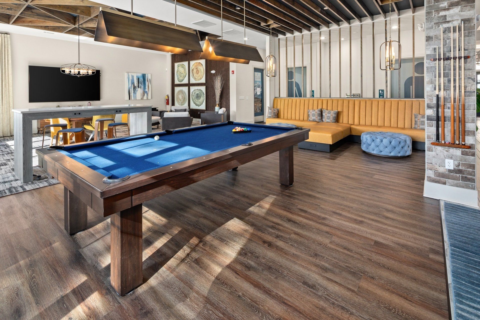 Pool table at Boulders Lakeside.