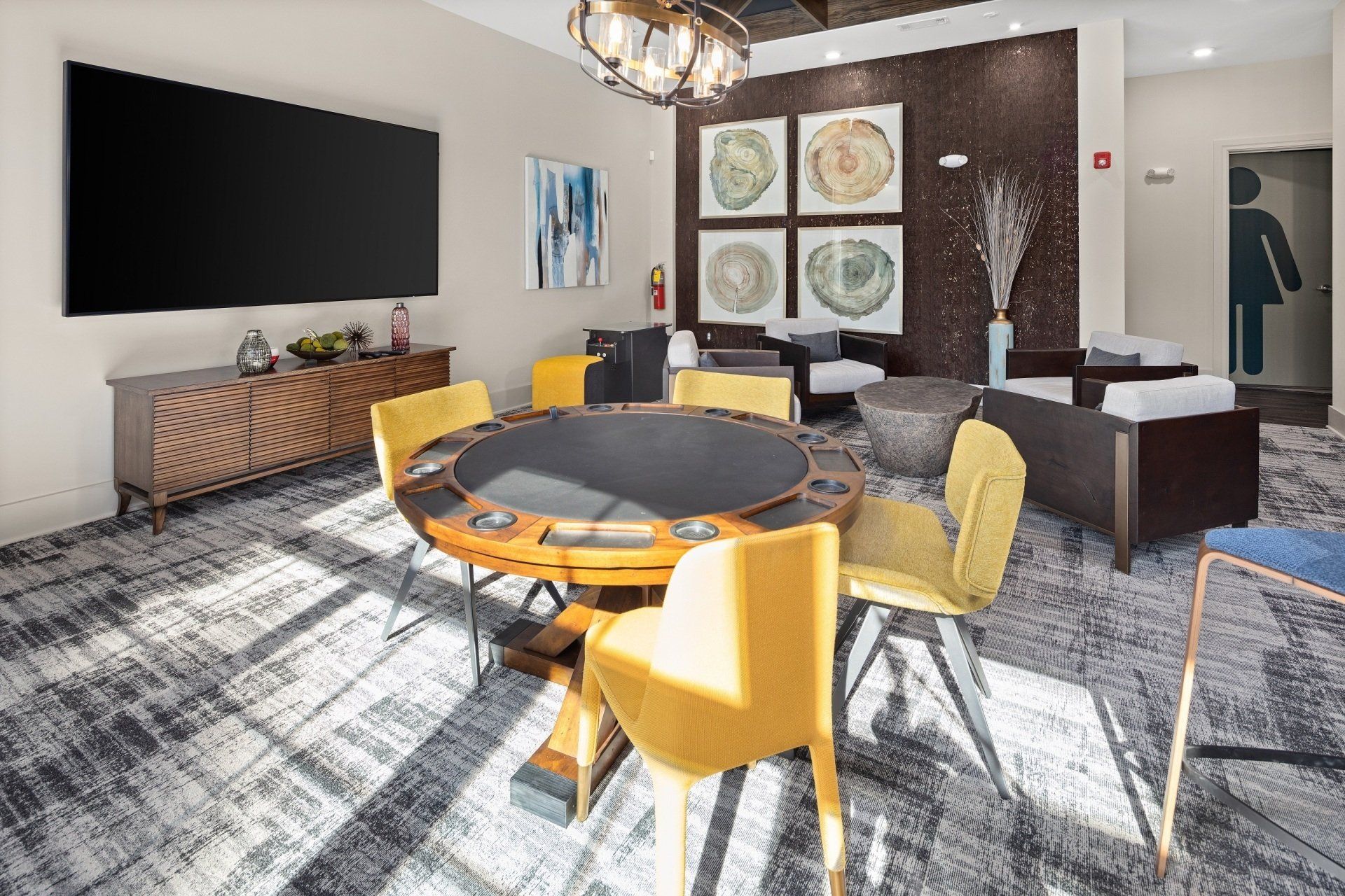 Lounge area at Boulders Lakeside.