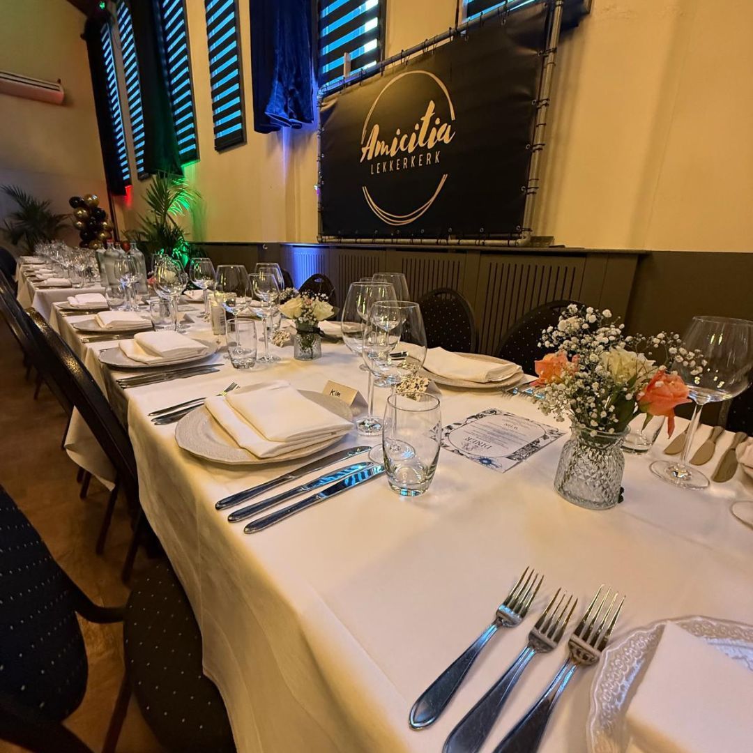 Personeelsfeesten van borrel met bites tot diner met DJ
