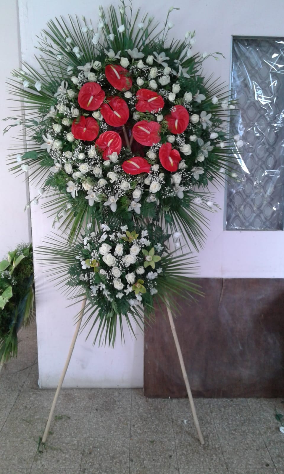 Corona di fiori grande per funerali