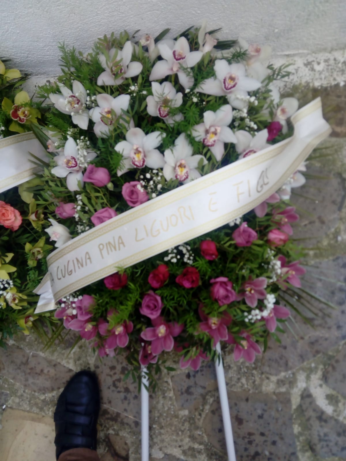 Composizione floreale funebre