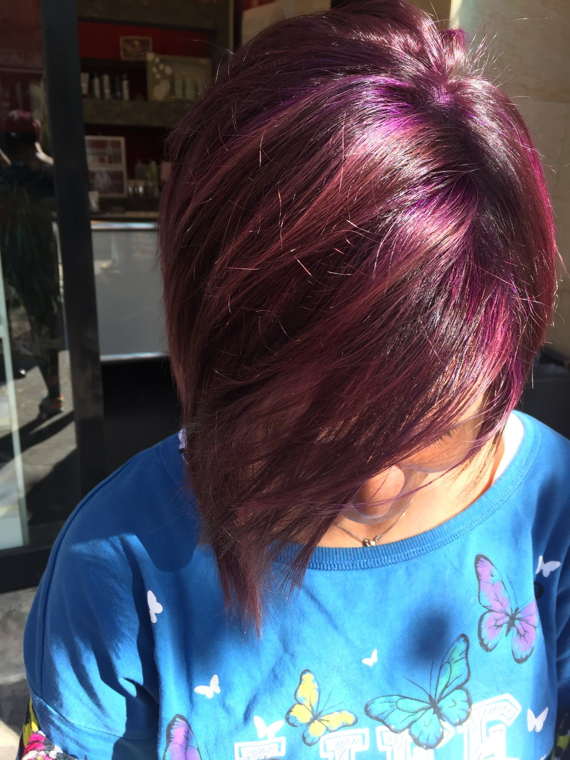 Caschetto con colpi di colore fucsia