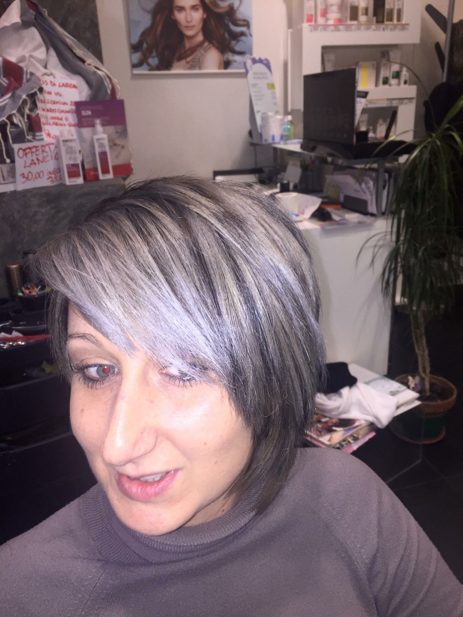 Colorazione argentata per capelli