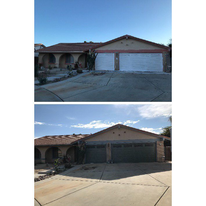 Top: House with white garage doors. Bottom: House with green garage doors.