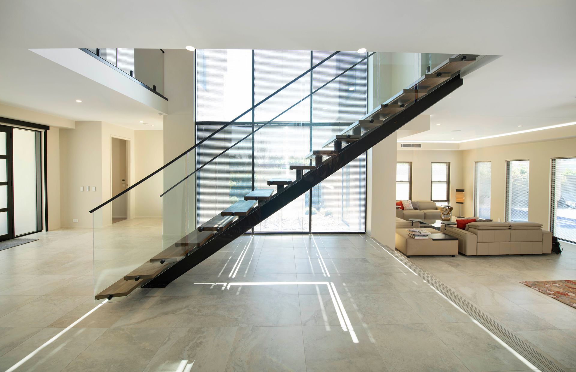 Staircase of international travellers