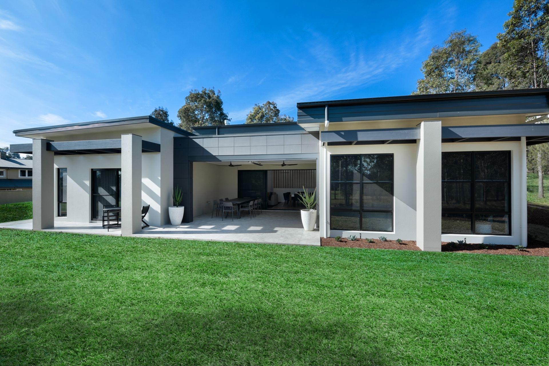 Exterior of Entertainer's delight