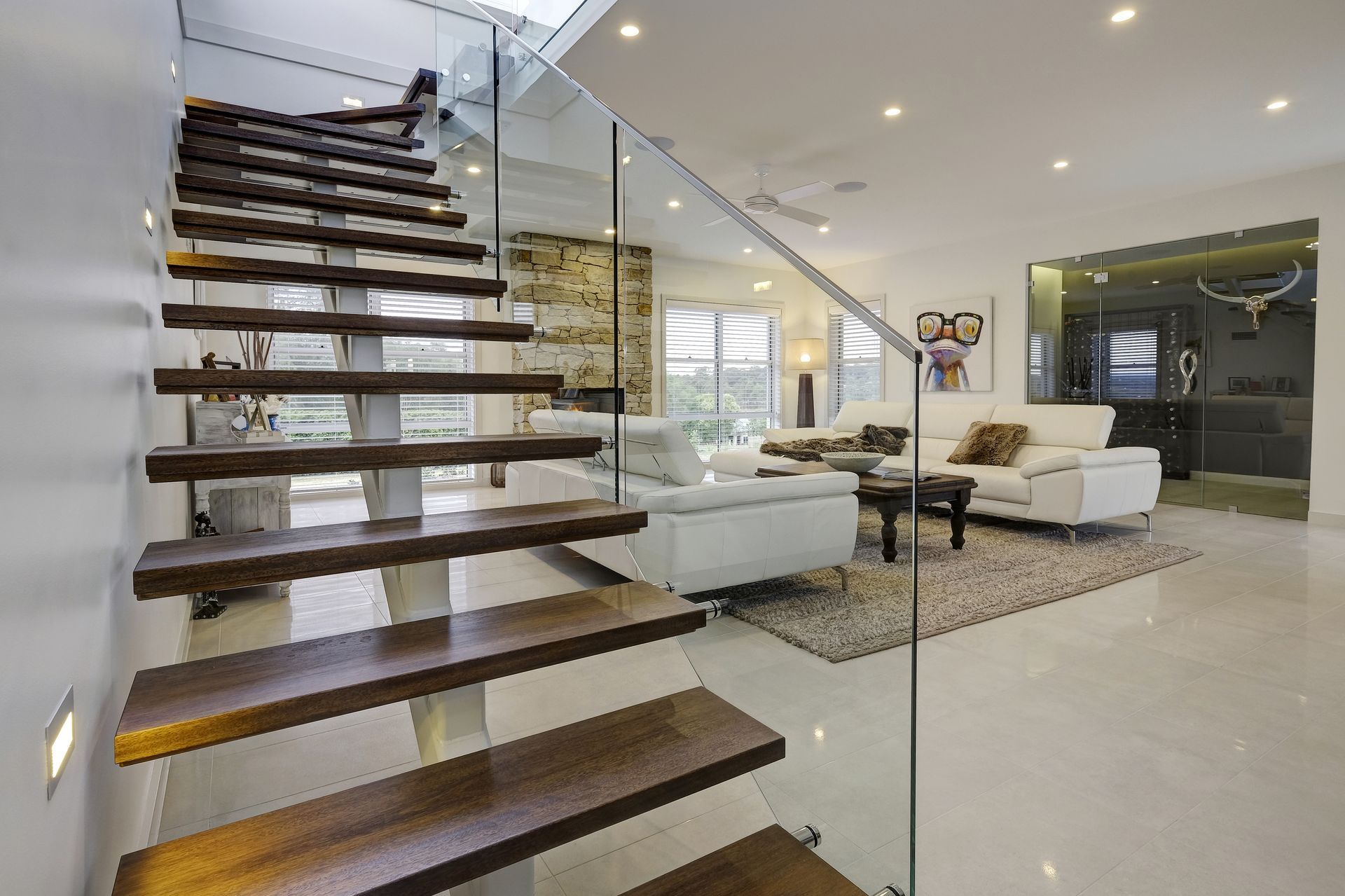 Staircase of outstanding acreage