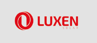 Logotipo de Luxen Solar con círculos rojos interconectados y texto sobre un fondo gris claro.