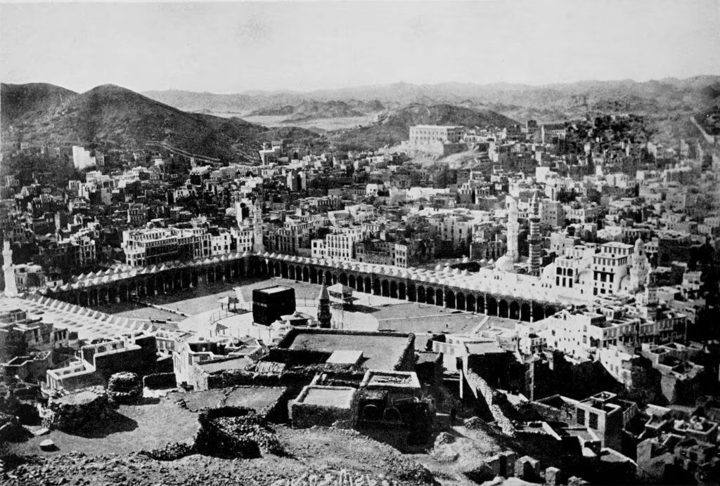 Al Shamiya project transformed the area north of the Grand Mosque, integrating residential, commercial, and public spaces while supporting the expansion of the mosque’s piazzas, this high-profile project redefined the urban landscape of Mecca and enhanced access and services for pilgrims and residents alike.