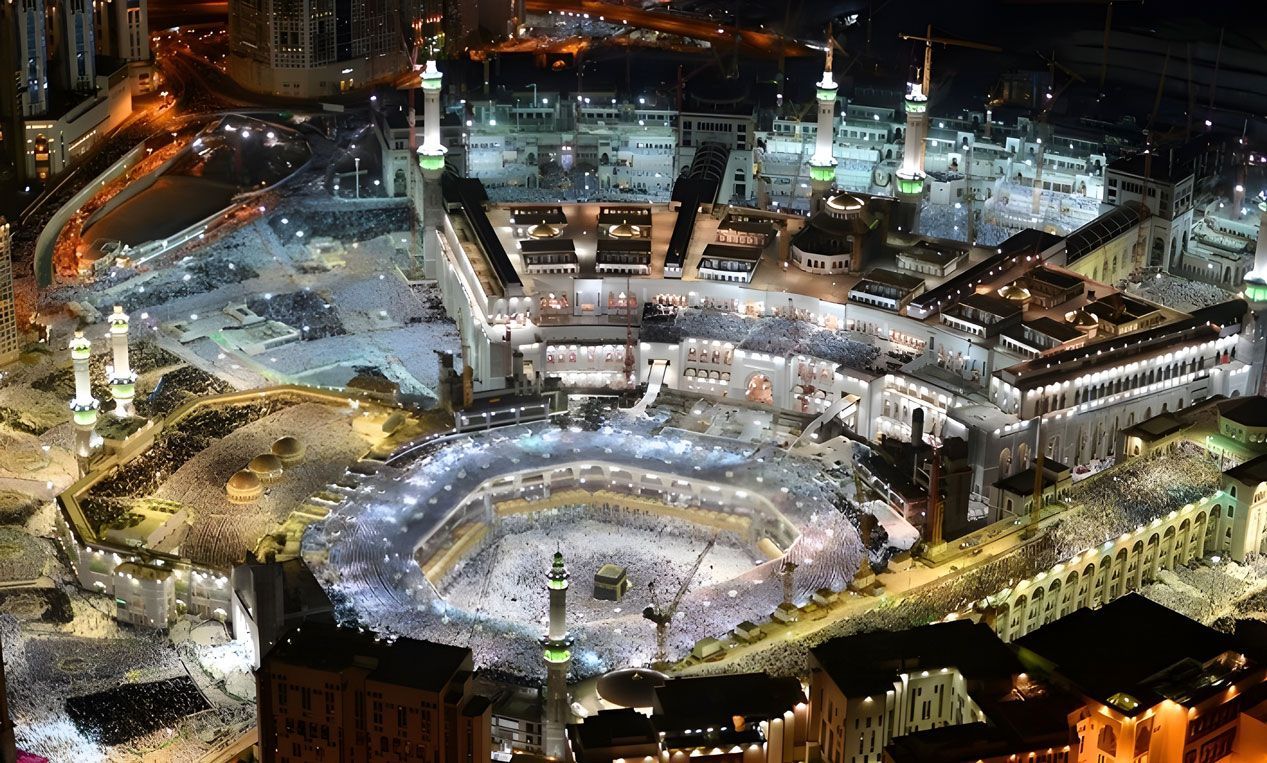 Al Shamiya project transformed the area north of the Grand Mosque, integrating residential, commercial, and public spaces while supporting the expansion of the mosque’s piazzas, this high-profile project redefined the urban landscape of Mecca and enhanced access and services for pilgrims and residents alike.