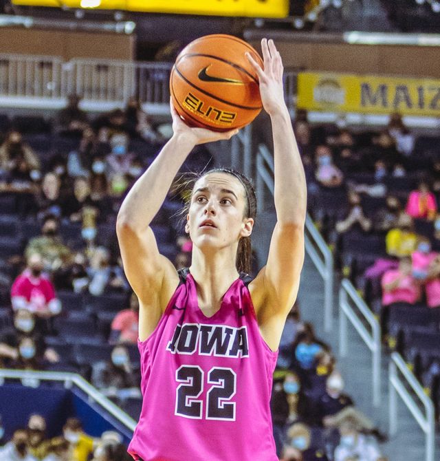 Caitlin Clark wins the Dawn Staley Award