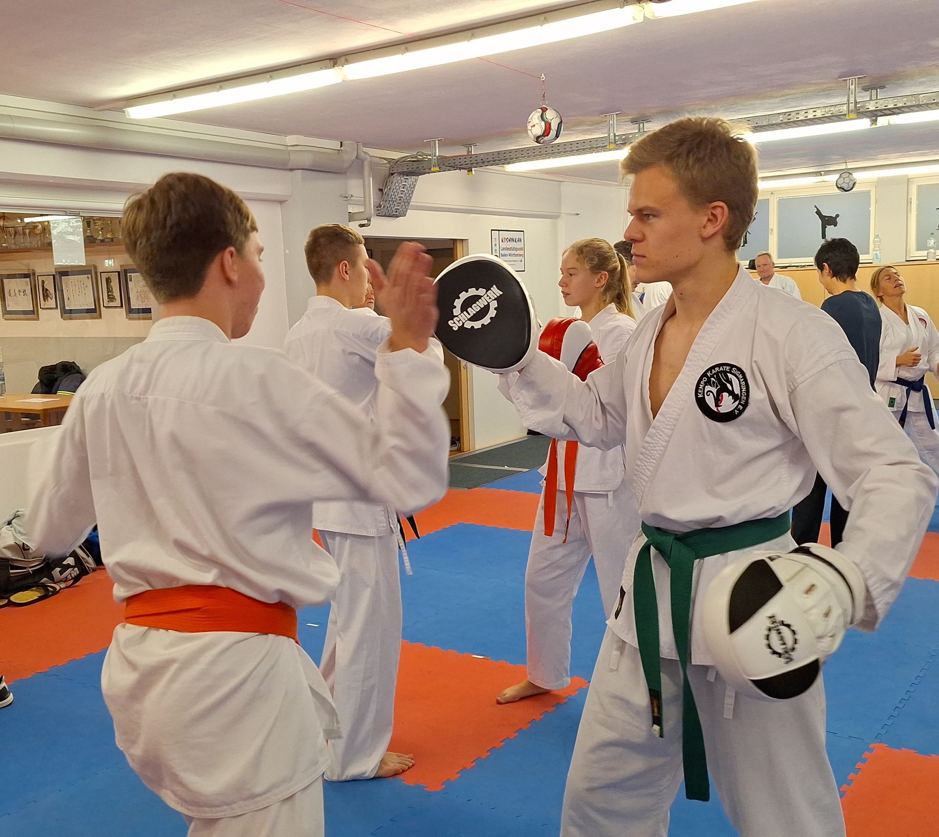 Kempo Karate Sigmaringen ein Verein für Kinder, Jugendliche, Erwachsene. Kampfsportverein mit der Stilrichtung Shaolin Kempo. Karateverein mit Vereinsleben.