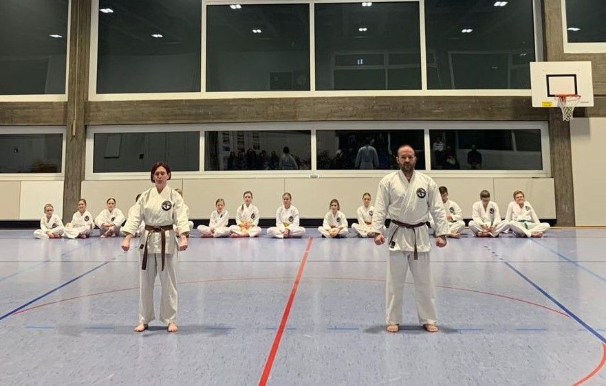 Kempo Karate Sigmaringen ein Verein für Kinder, Jugendliche, Erwachsene. Kampfsportverein mit der Stilrichtung Shaolin Kempo. Karateverein mit Vereinsleben.