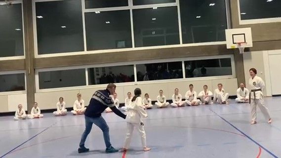 Kempo Karate Sigmaringen ein Verein für Kinder, Jugendliche, Erwachsene. Kampfsportverein mit der Stilrichtung Shaolin Kempo. Karateverein mit Vereinsleben.