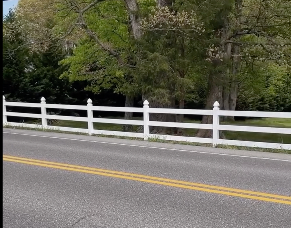 vinyl fence along a roadside in southern md