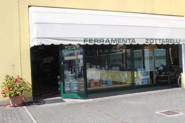 vista ferramenta dall'esterno