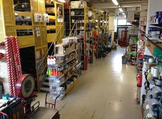 vasto assortimento di vernici