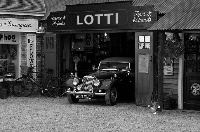 foto d'epoca officina lotti