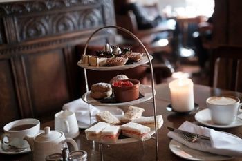 The White Hart, Harlington | Afternoon Tea