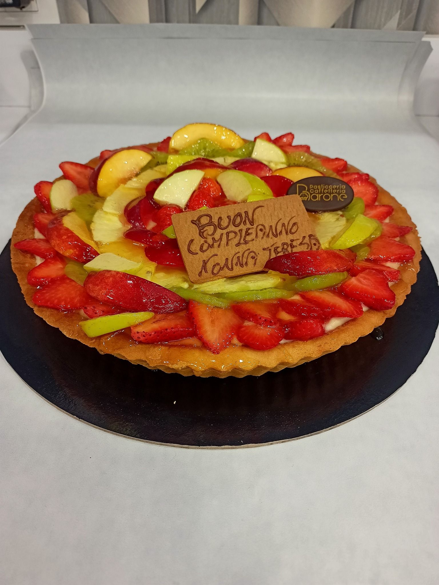 Crostata di frutta con fragole